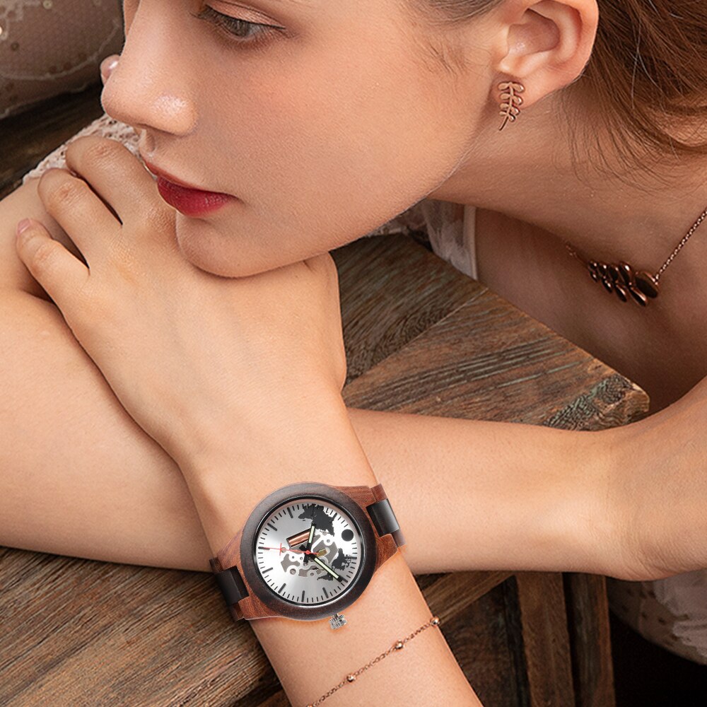 Women Fashion Quartz Wristwatches.